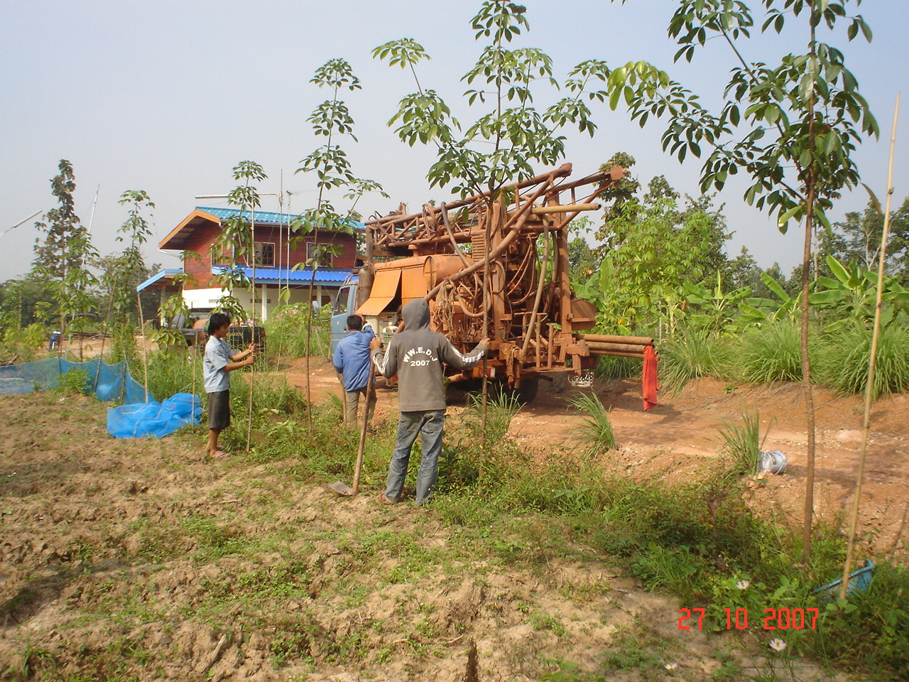 ภาพตัวอย่าง เจาะบ่อบาดาล เพื่อใช้ในสวนและการเกษตร 27-31 ตุลาคม 2550